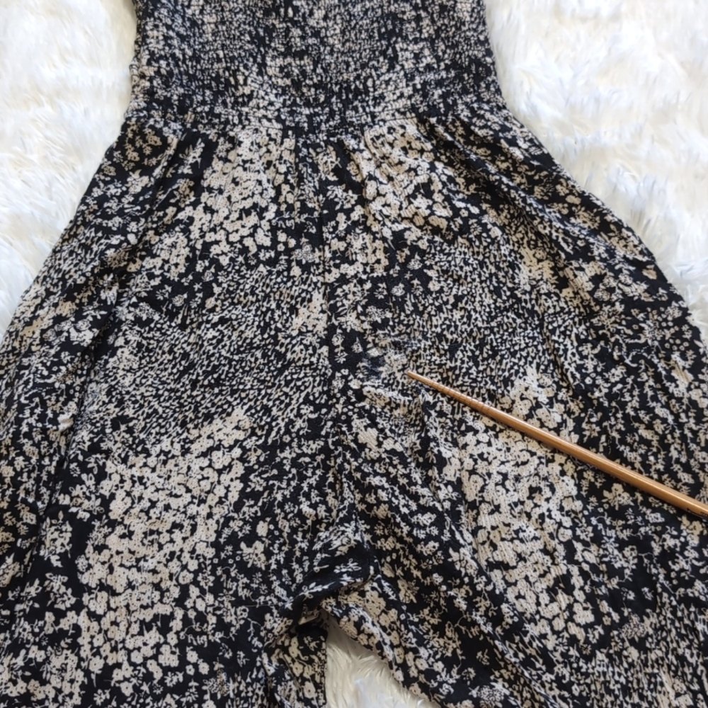 Evereve Roan+Ryan Black & Cream Floral Gianna Smocked Ankle Jumpsuit Size XS - Picture 8 of 15